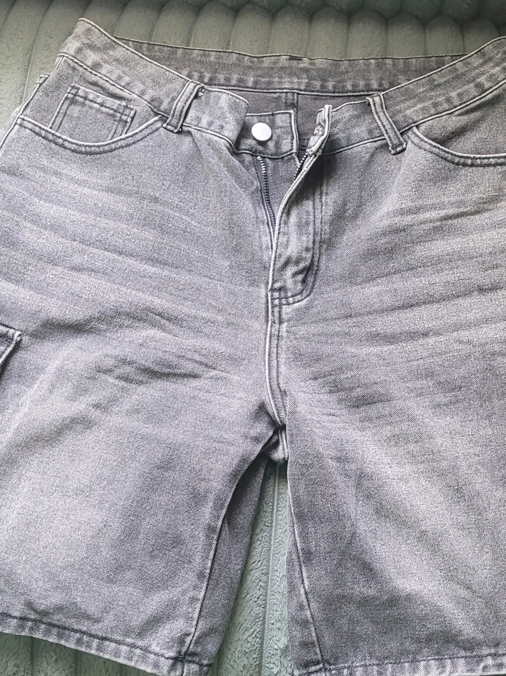 SHEIN Men's Gray Denim Relaxed Shorts